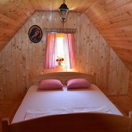 Apartmán Ivona - Kuca Za Odmor Perusic - Stara Lika Exteriér fotografie