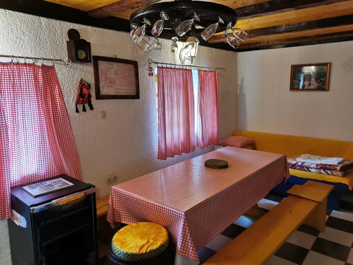 Apartmán Ivona - Kuca Za Odmor Perusic - Stara Lika Exteriér fotografie
