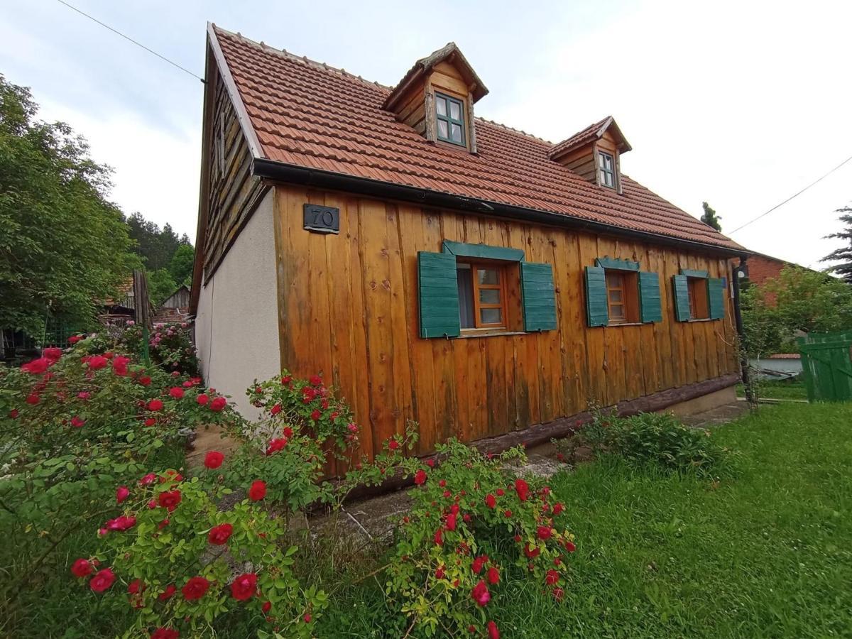 Apartmán Ivona - Kuca Za Odmor Perusic - Stara Lika Exteriér fotografie