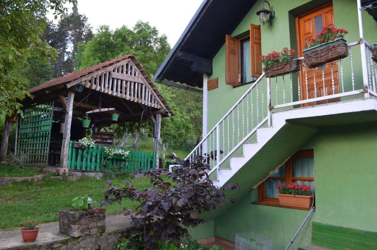 Apartmán Ivona - Kuca Za Odmor Perusic - Stara Lika Exteriér fotografie
