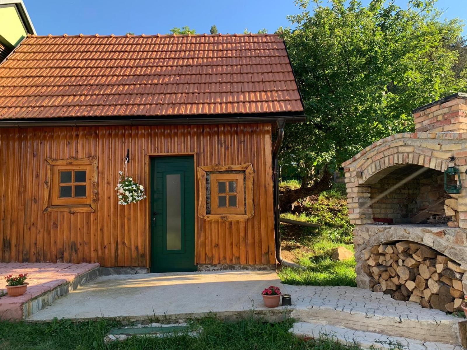 Apartmán Ivona - Kuca Za Odmor Perusic - Stara Lika Exteriér fotografie